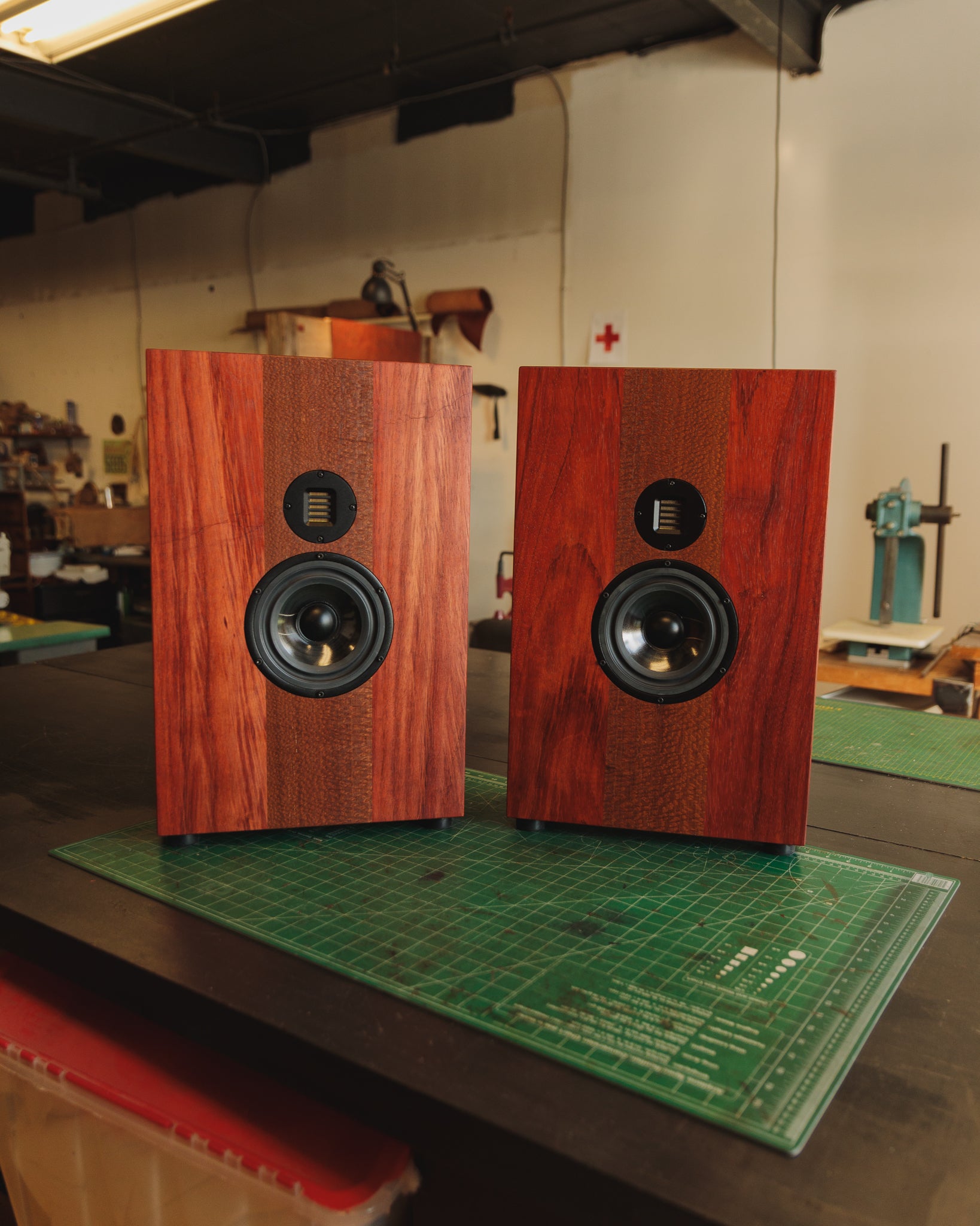 Sherbrooke - Lacewood et Padauk